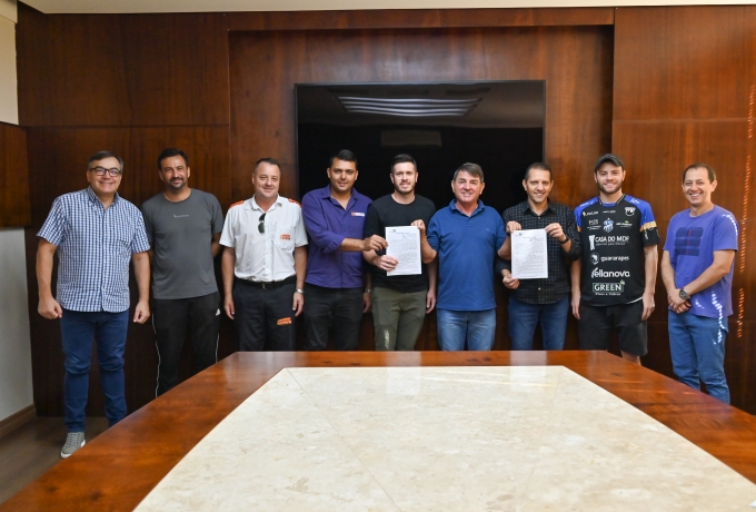 You are currently viewing Prefeitura repassa recursos para Futsal São Lourenço e Associação São Lourenço Futebol Clube