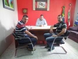 Read more about the article Prefeito recebe representante da Defesa Civil em seu gabinete