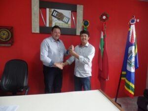 Read more about the article Vice-prefeito assume o executivo de São Bernardino