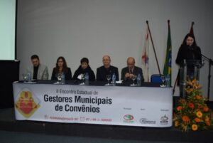 Read more about the article II Encontro Estadual de Gestores Municipais de Convênios reúne 100 participantes em Florianópolis