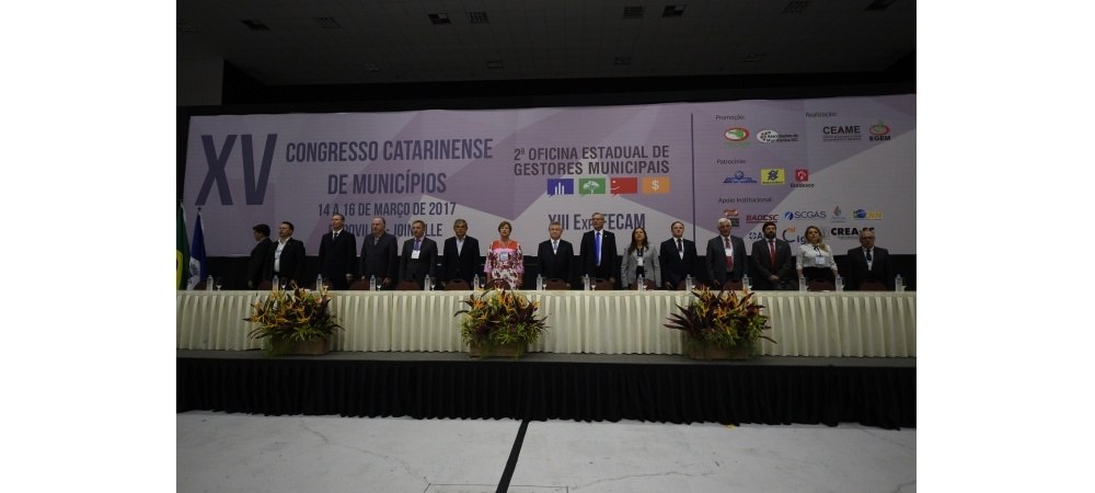 You are currently viewing Importância da união dos prefeitos é destacada durante o XV Congresso Catarinense de Municípios