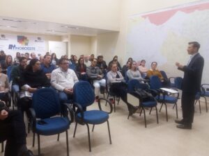 Read more about the article Escola de Governo e Cidadania da AMNOROESTE