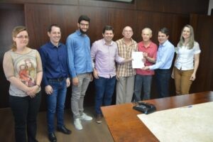 Read more about the article Governo municipal assina Termo de Colaboração com Coral Entre Amigos