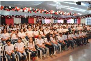 Read more about the article Cerca de 300 alunos da rede municipal de ensino se formam no Proerd