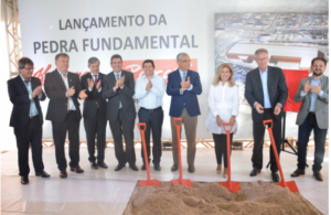 Read more about the article Prefeito Caleffi participa de evento que marca a expansão da Kellogg/Parati em São Lourenço do Oeste