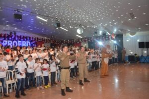 Read more about the article Secretaria de Educação e Polícia Militar formam segunda turma do Proerd
