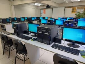 Read more about the article Laboratórios de informática das escolas recebem melhorias e novos investimentos