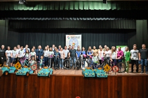 Read more about the article Governo municipal e polícia premiam alunos no Concurso Escolinha de Trânsito