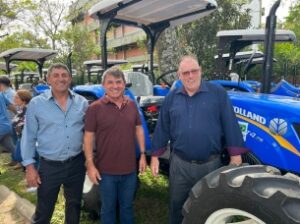Read more about the article Governo municipal recebe novas máquinas e equipamentos para a Secretaria de Agricultura