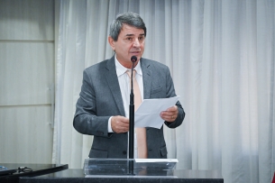 Read more about the article Agustinho Menegatti é empossado como prefeito de São Lourenço do Oeste