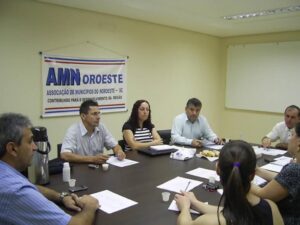 Read more about the article Colegiado de Saúde da AMNoroeste e SDR realiza usa primeira reunião