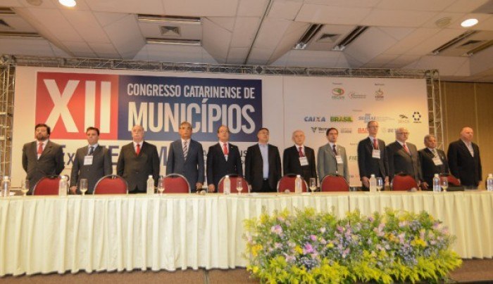 You are currently viewing Autoridades participam da solenidade de abertura do XII Congresso Catarinense de Municípios