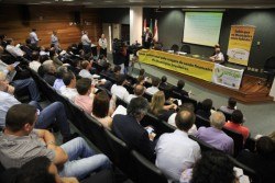 Read more about the article Prefeitos falam durante protesto dos Municípios na Assembleia Legislativa