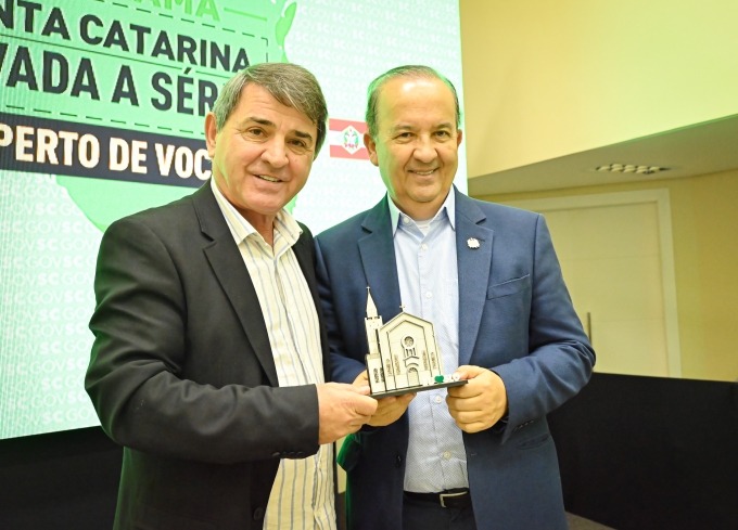 Read more about the article Governador de Santa Catarina reúne prefeitos em São Lourenço do Oeste