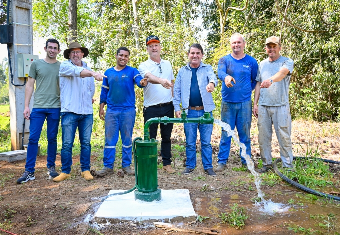 Read more about the article Governo municipal instala poço artesiano para a comunidade de Ouro Verde