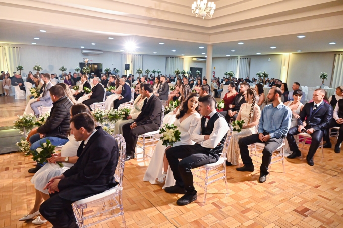 Read more about the article Casamento coletivo da prefeitura celebra a união de 24 casais