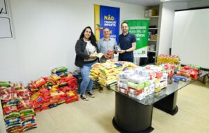 Read more about the article Cerca de 700 quilos de alimentos foram arrecadados no show do 50º Flic