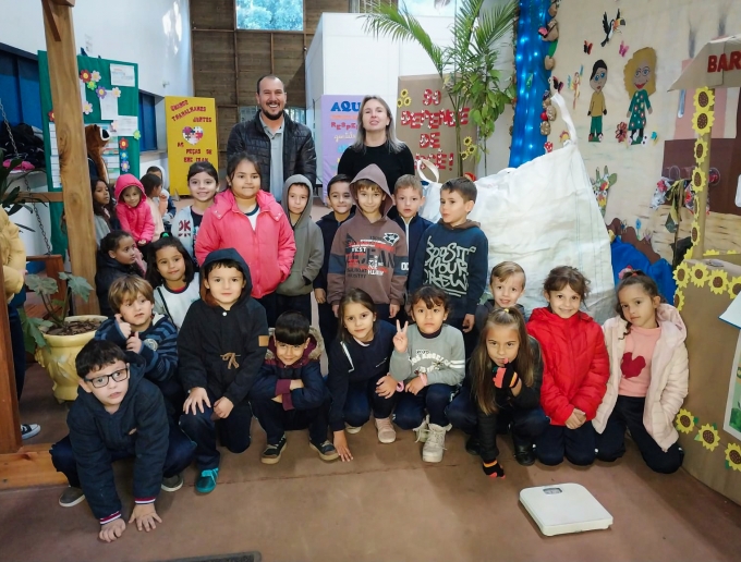 Read more about the article Campanha contra à dengue da Escola Municipal de Educação Integral recolhe mais de duas toneladas de lixo